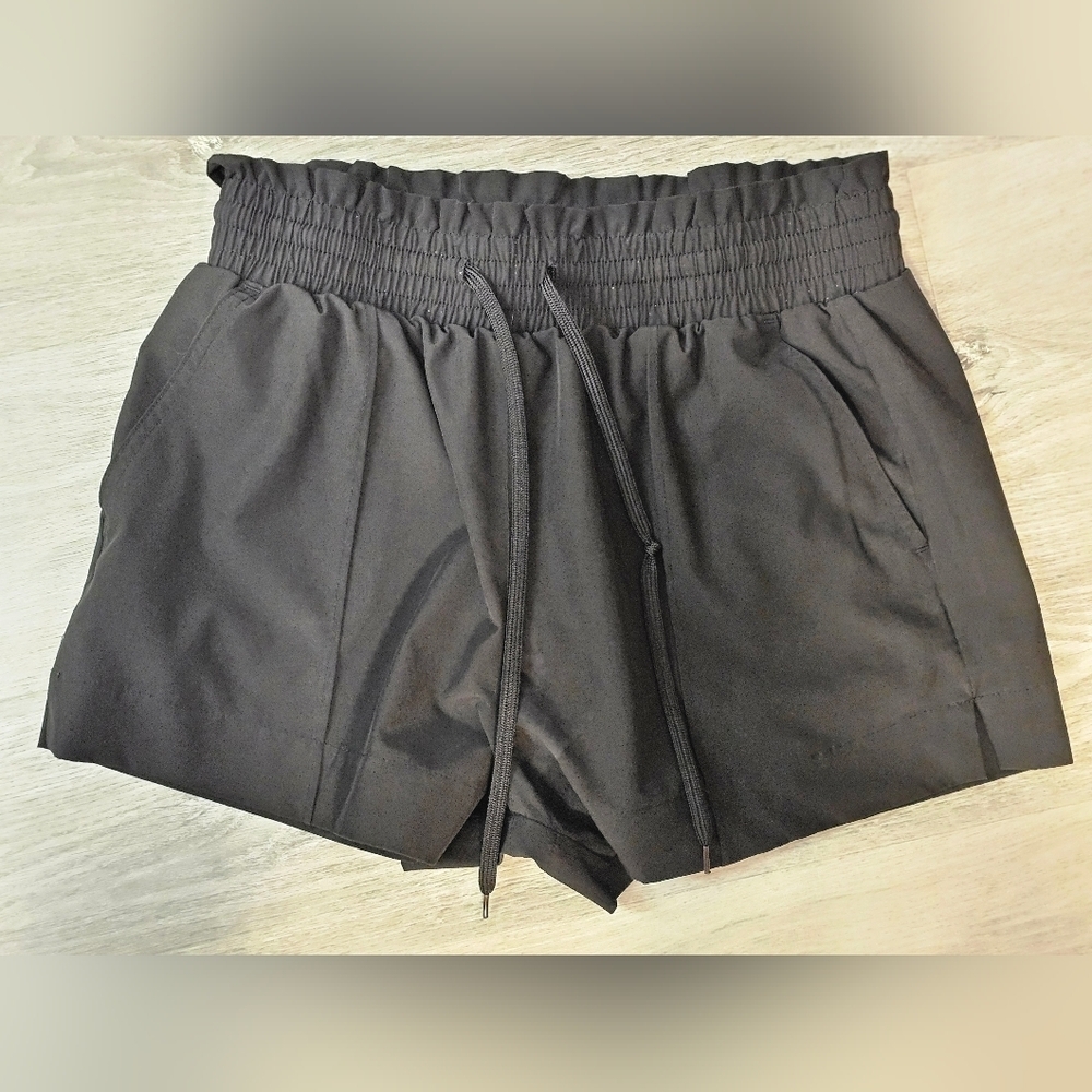 Shorts - Picture 3 of 4